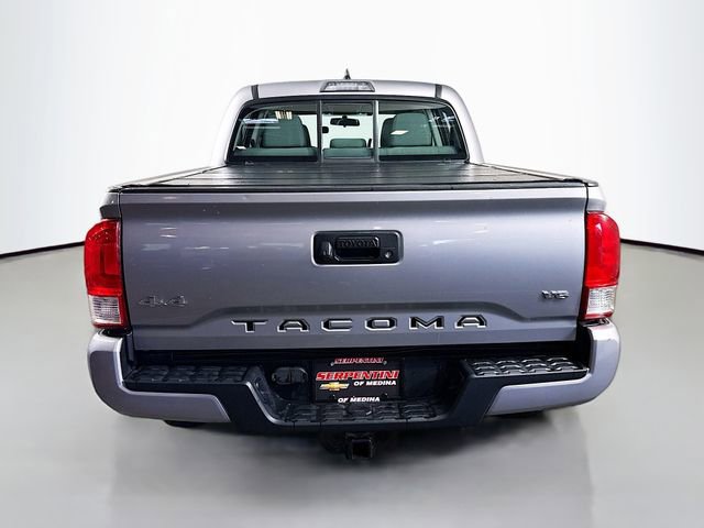 Used 2017 Toyota Tacoma SR AWD/4WD image 7