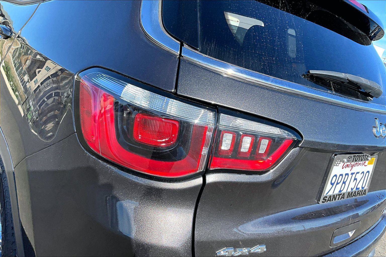 Used 2019 Jeep Compass Limited image 29