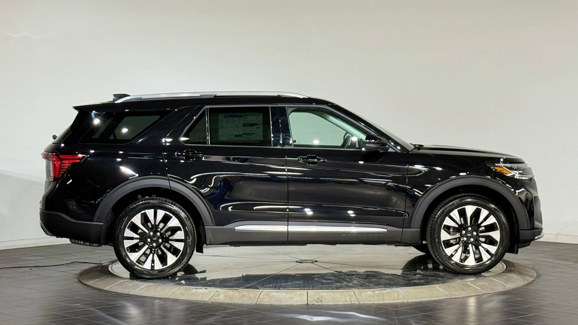 New 2026 Ford Explorer Platinum w/ LUX Leather Package AWD/4WD image 11