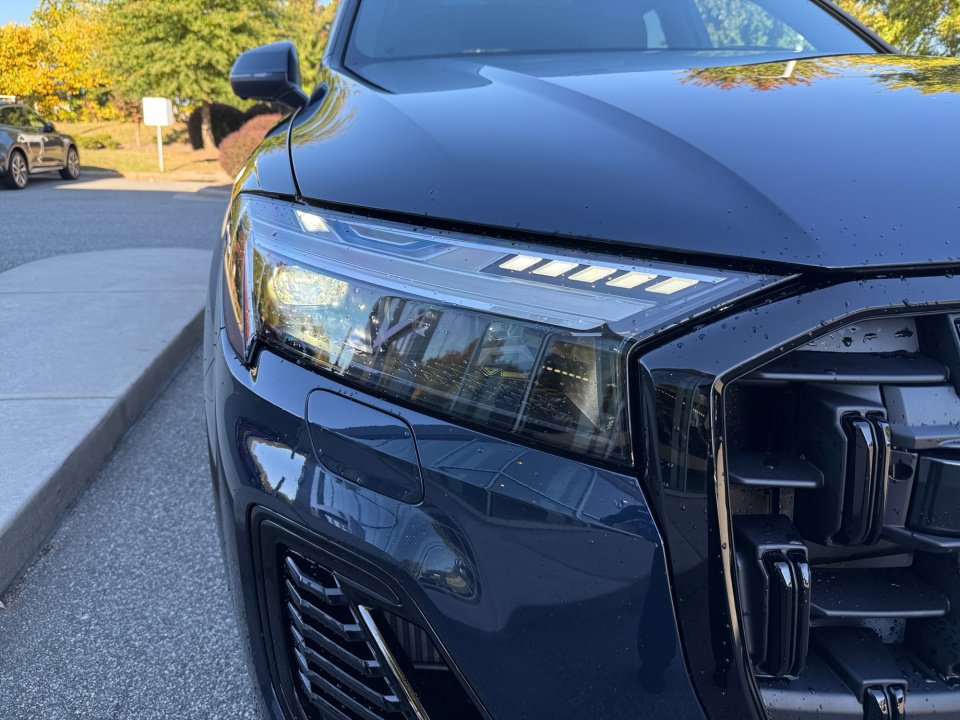 Used 2025 Audi Q7 3.0T Prestige image 24