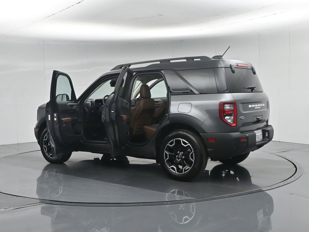 Certified 2025 Ford Bronco Sport Outer Banks w/ Outer Banks Tech Package+ AWD/4WD image 37
