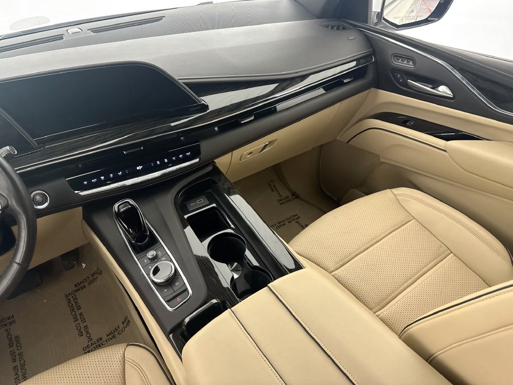 Used 2024 Cadillac Escalade ESV Premium Luxury AWD/4WD image 23