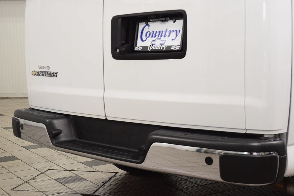 Used 2024 Chevrolet Express 3500 LT w/ LT Preferred Equipment Group RWD image 13
