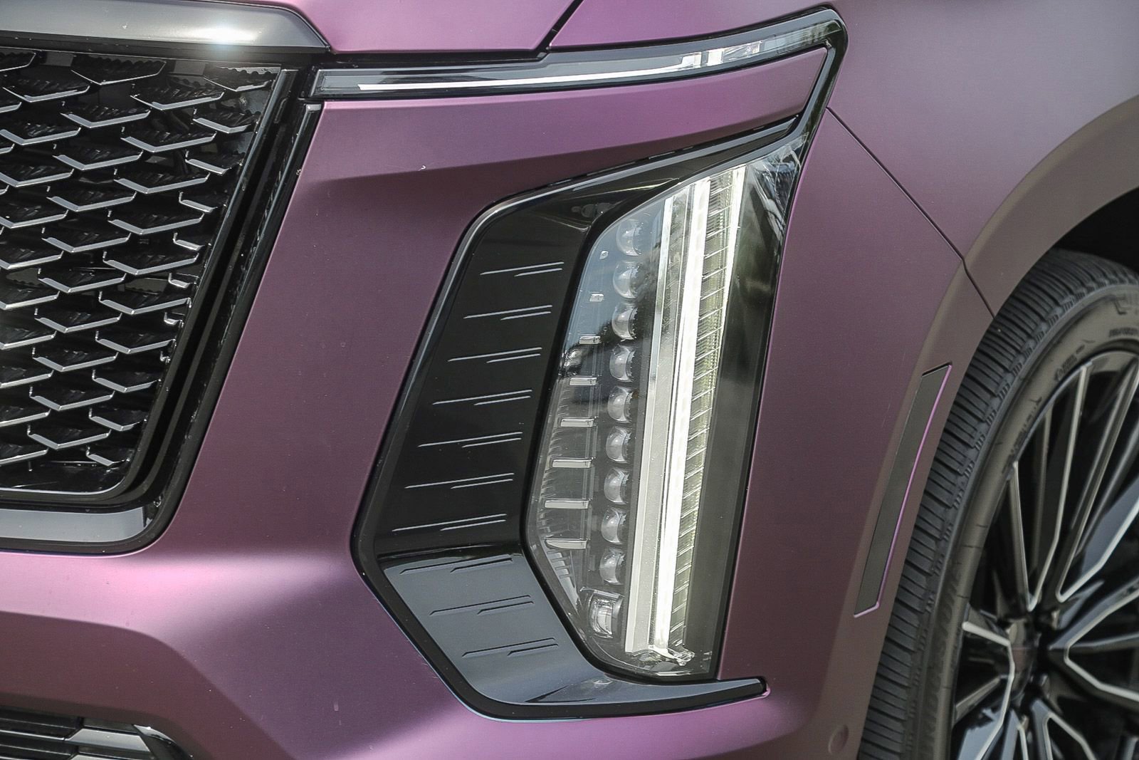 Used 2025 Cadillac Escalade ESV Sport Platinum image 7