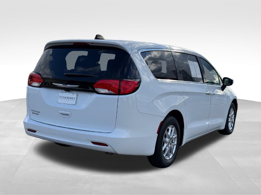 Used 2023 Chrysler Voyager LX FWD image 28