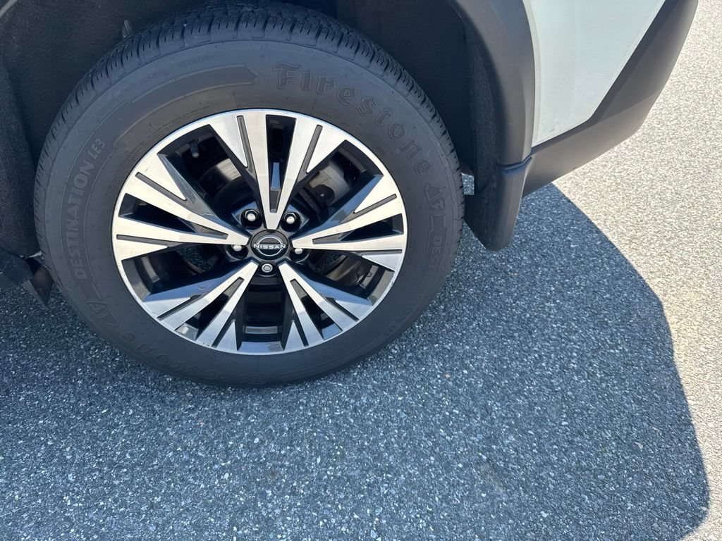 Used 2023 Nissan Rogue SV AWD/4WD image 9