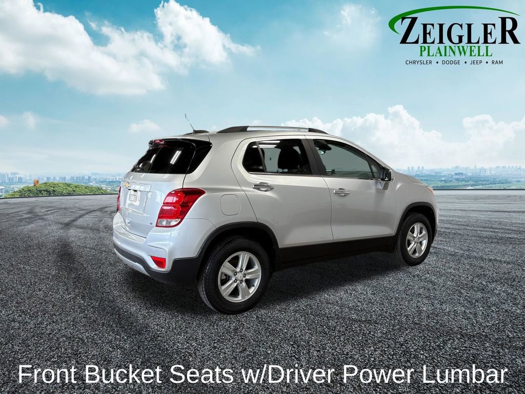 Used 2020 Chevrolet Trax LT w/ LT Convenience Package image 10