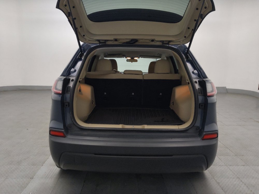 Used 2019 Jeep Cherokee Latitude w/ Popular Appearance Group FWD image 29
