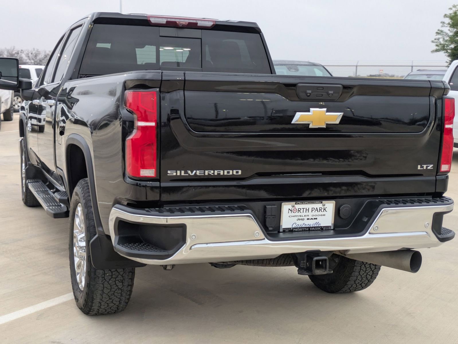 Used 2025 Chevrolet Silverado 2500 LTZ w/ LTZ Premium Texas Edition image 5