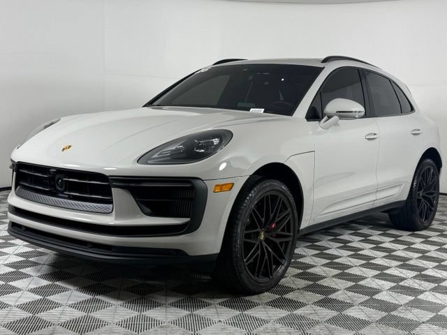 Used 2025 Porsche Macan S AWD/4WD image 2