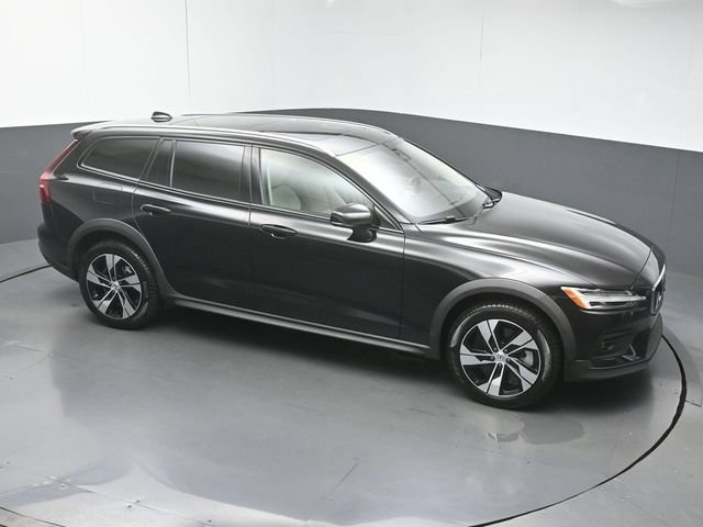 Used 2025 Volvo V60 B5 Cross Country Plus AWD/4WD image 42