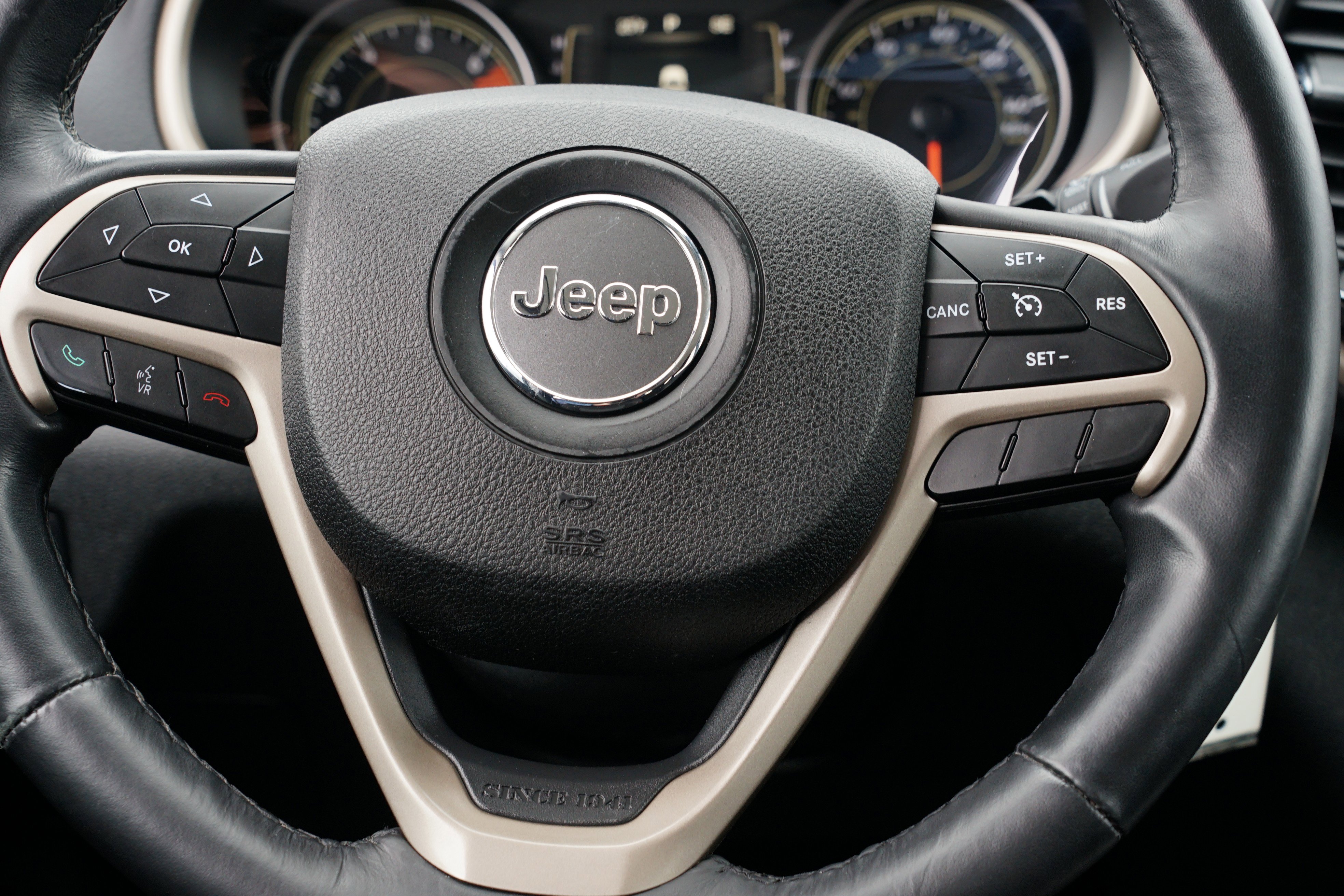 Used 2016 Jeep Cherokee Latitude w/ Cold Weather Group image 24