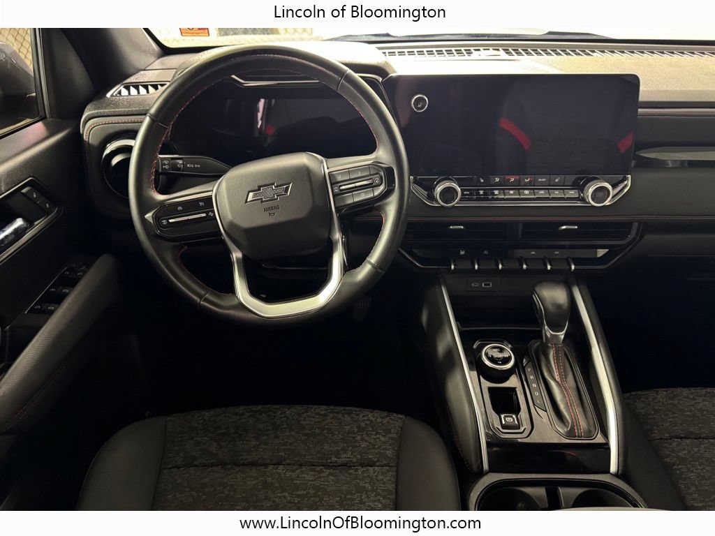 Used 2025 Chevrolet Colorado Z71 AWD/4WD image 16