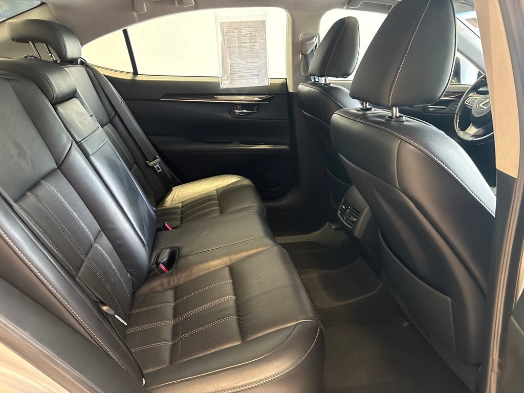 Used 2016 Lexus ES 350 w/ Luxury Package w/Wood Trim FWD image 21
