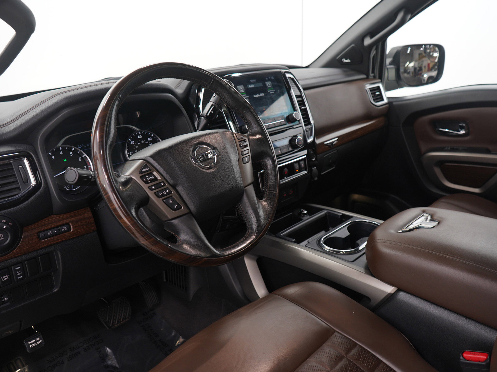 Used 2021 Nissan Titan Platinum Reserve w/ Moonroof Package image 27