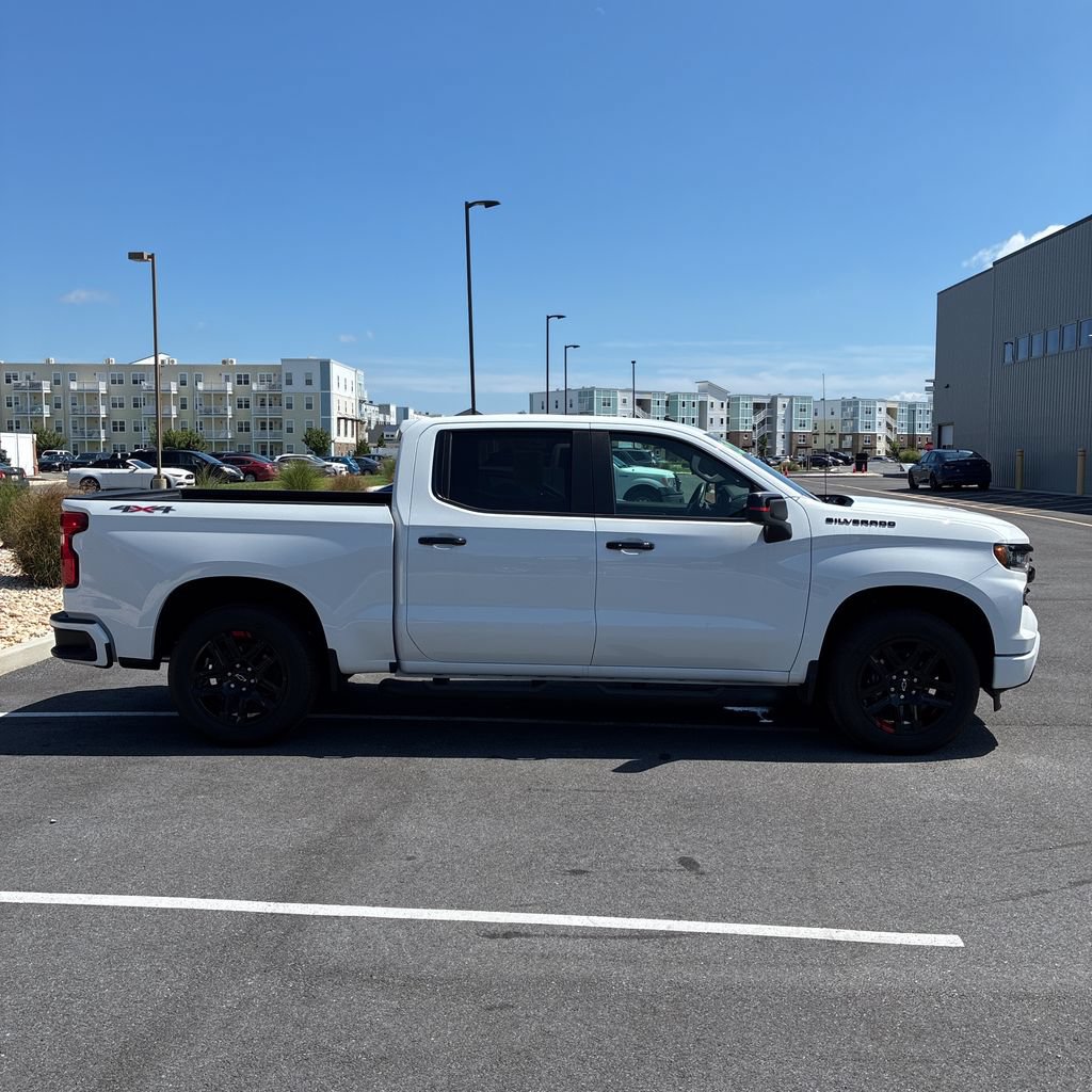 Used 2024 Chevrolet Silverado 1500 RST w/ Redline Edition AWD/4WD image 3
