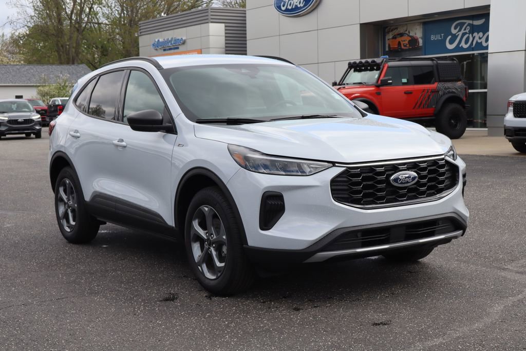 New 2026 Ford Escape ST-Line w/ Cold Weather Package AWD/4WD image 2