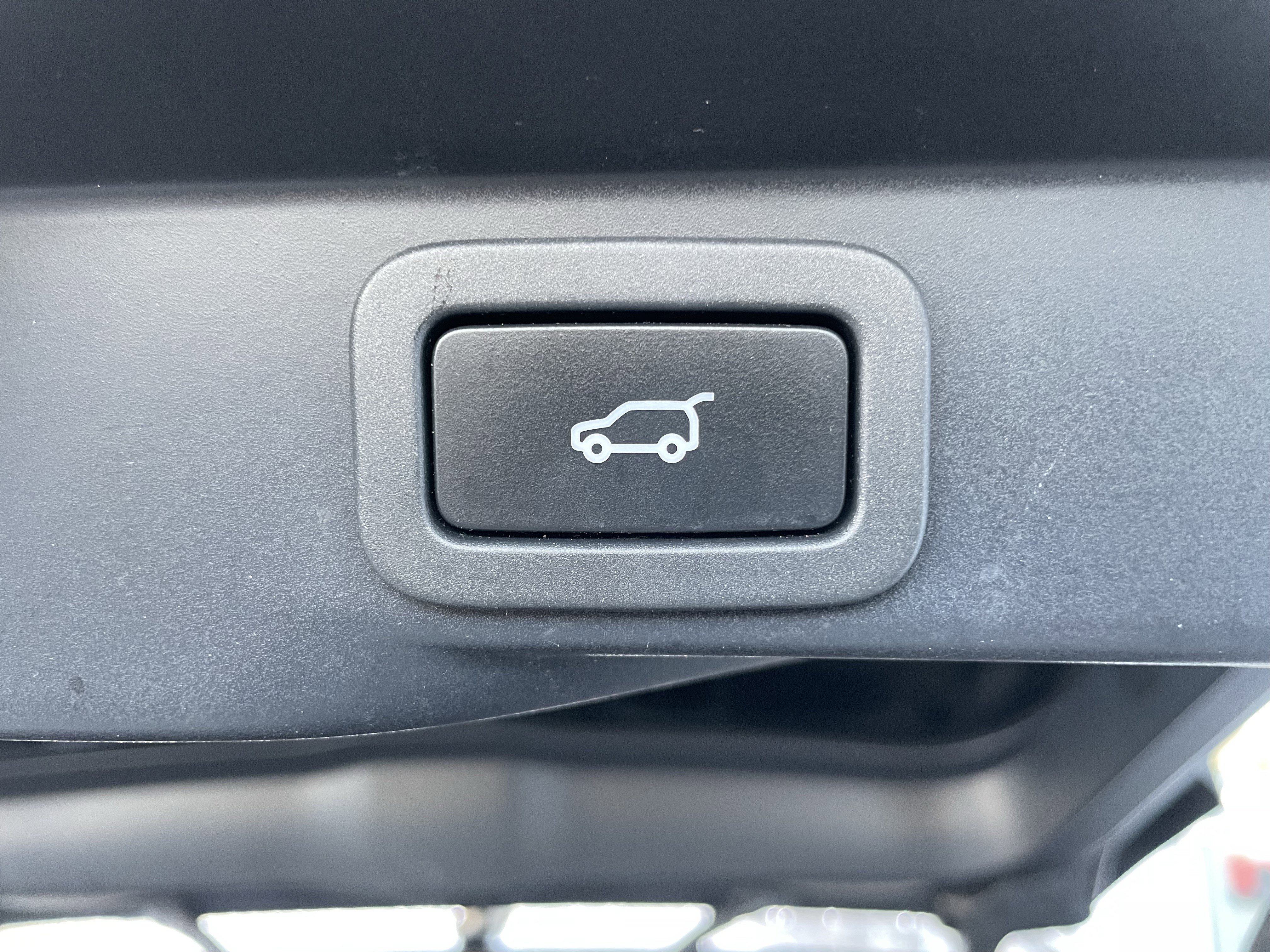 Used 2021 Land Rover Range Rover Sport SVR image 37