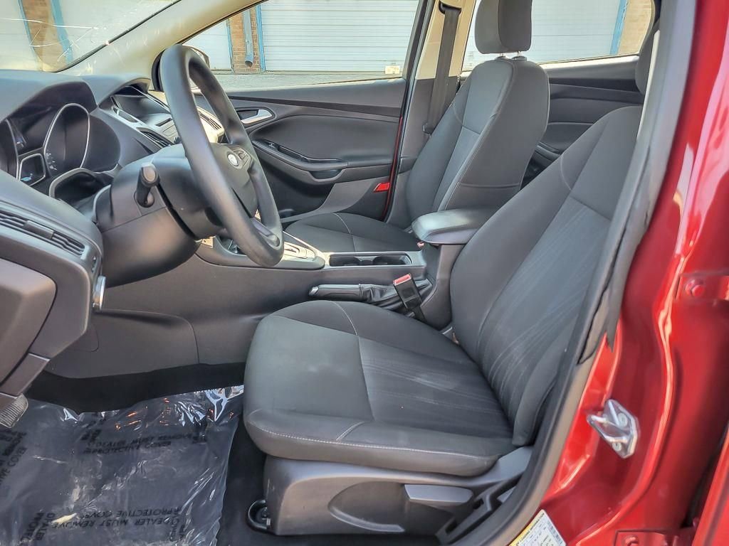 Used 2015 Ford Focus SE FWD image 9