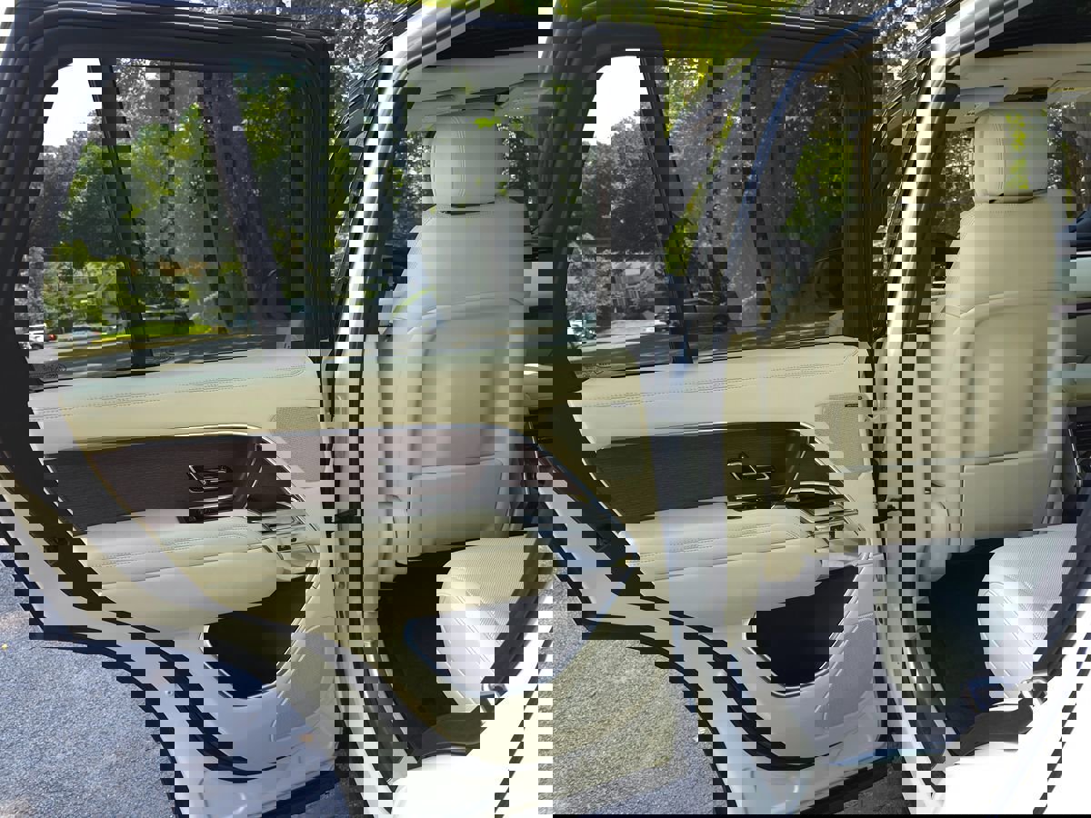 Used 2023 Land Rover Range Rover SE image 26