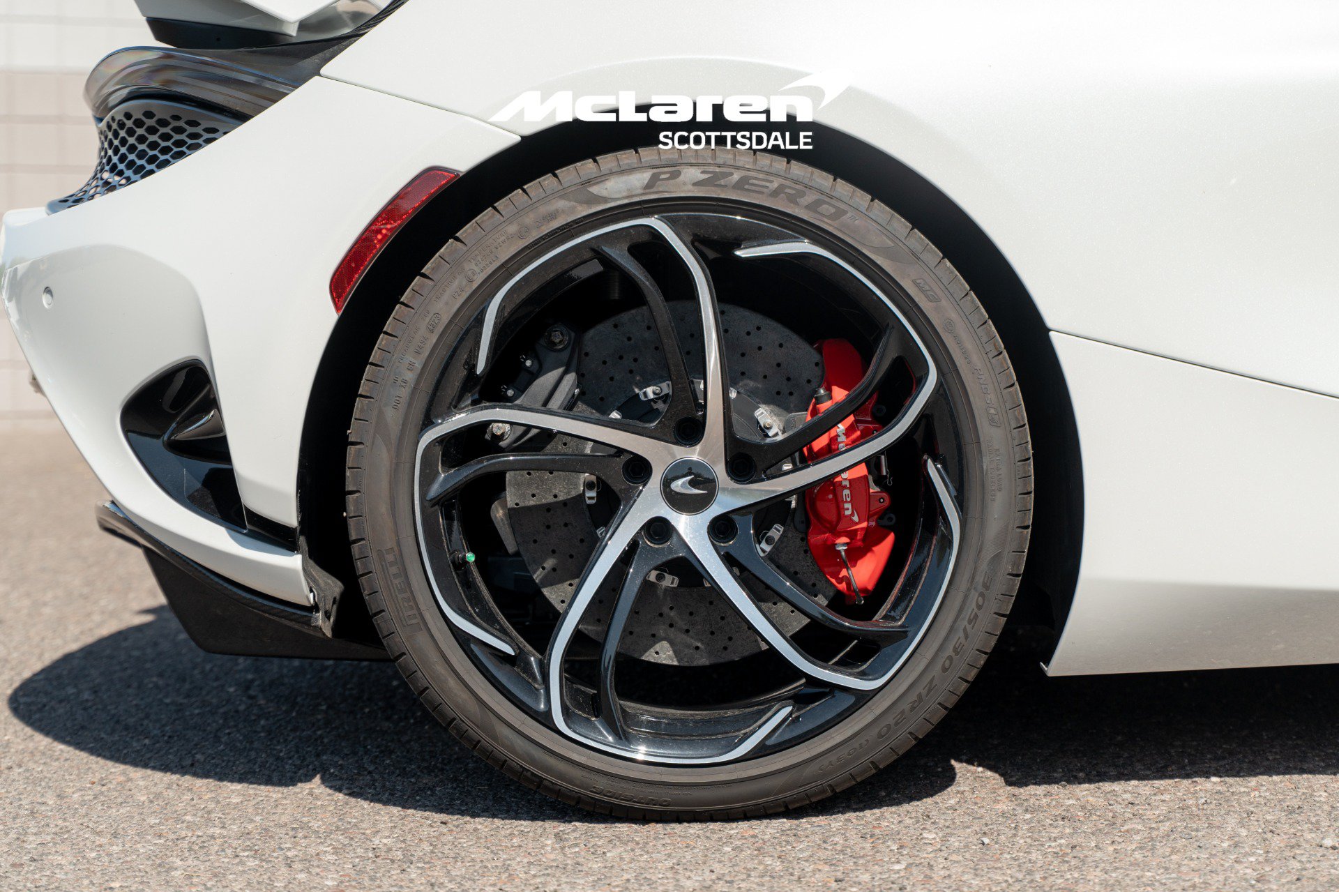 Used 2024 McLaren 750S Spider RWD image 35