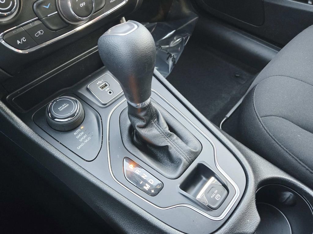 Used 2021 Jeep Cherokee Latitude image 31