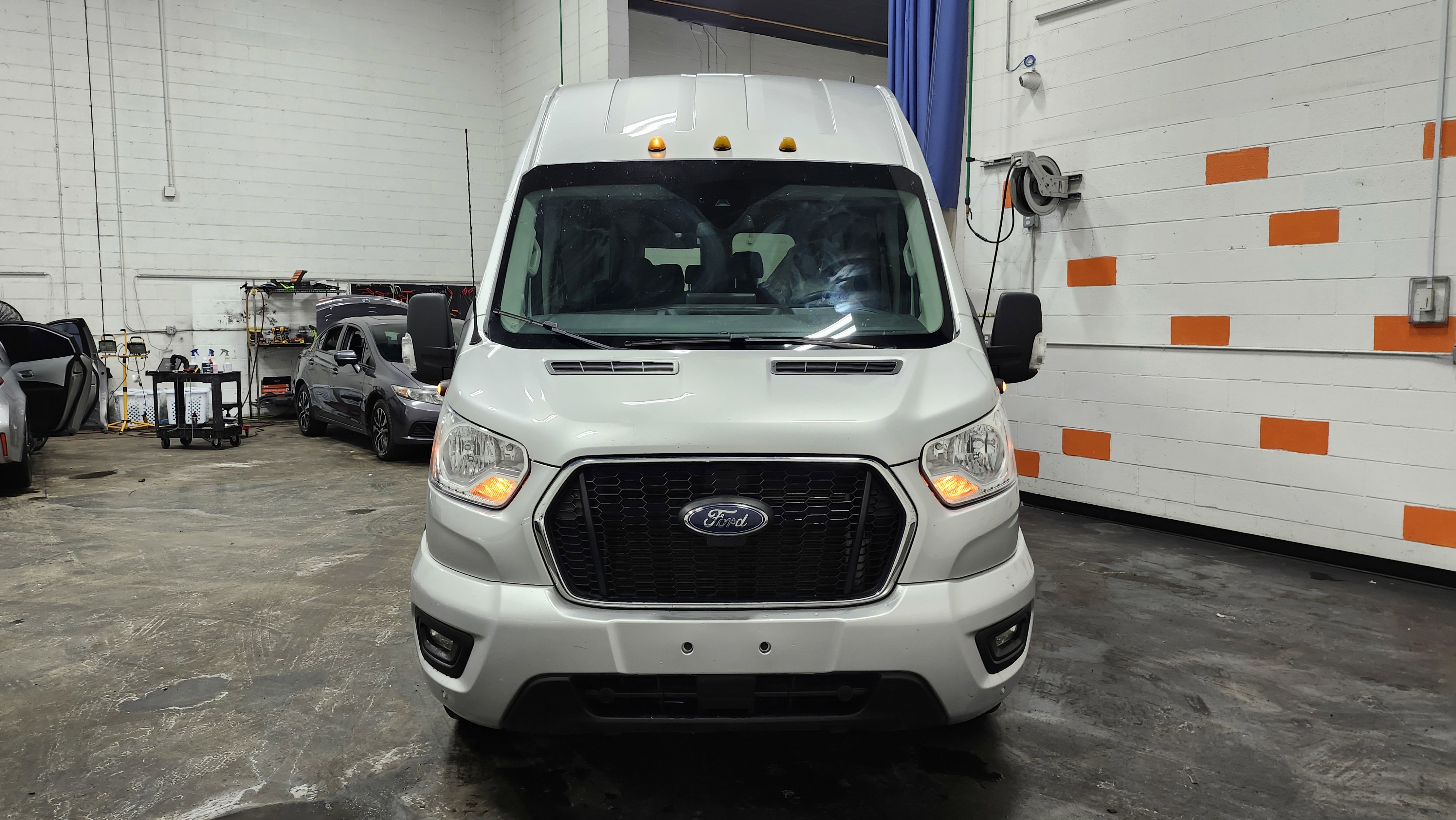 Used 2022 Ford Transit 350 XLT image 11