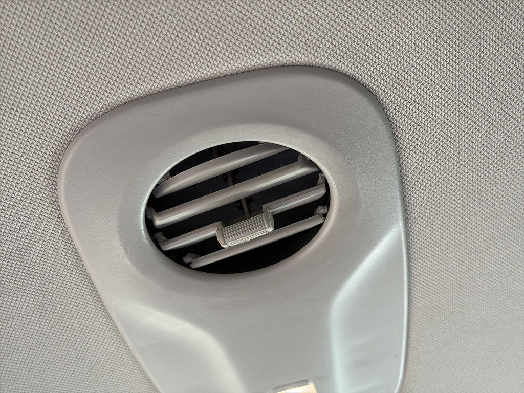 Used 2023 Chrysler Pacifica Touring-L FWD image 19