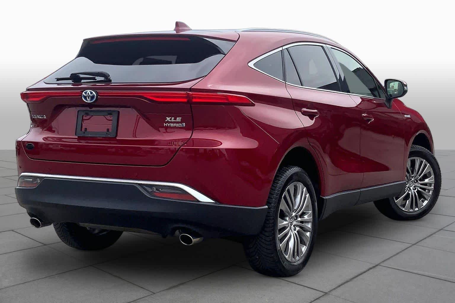 Used 2021 Toyota Venza XLE w/ Softex Package AWD/4WD image 13