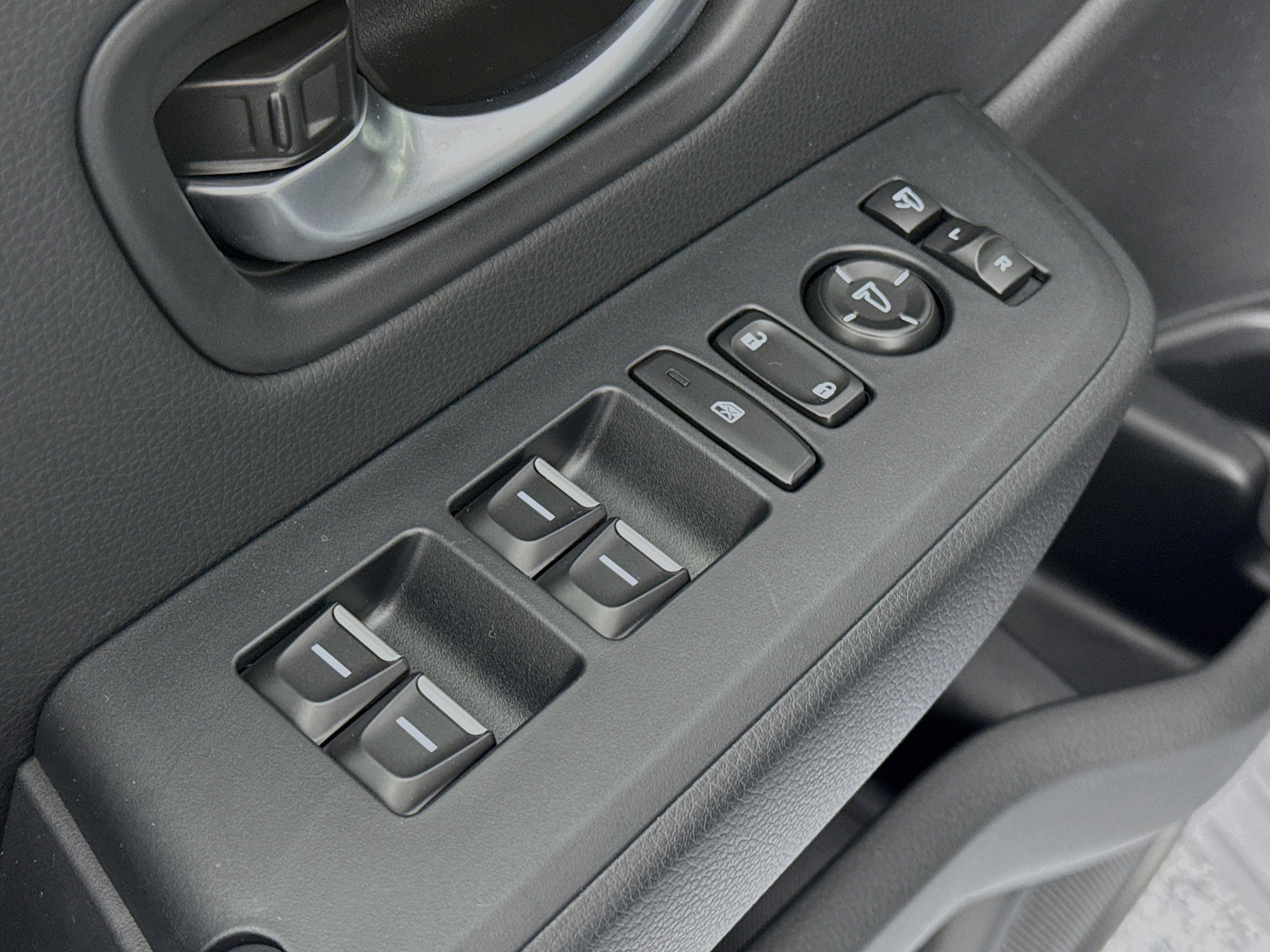 Certified 2025 Honda Pilot Black Edition image 18