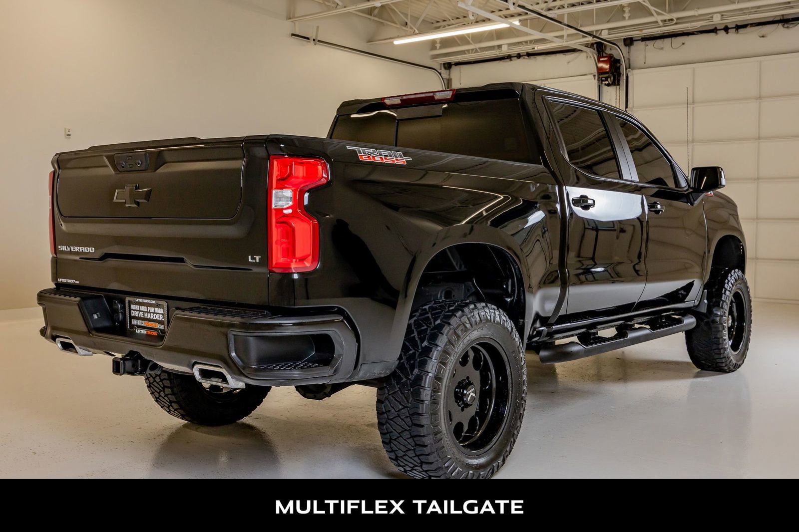 Used 2025 Chevrolet Silverado 1500 LT Trail Boss w/ Convenience Package II AWD/4WD image 10