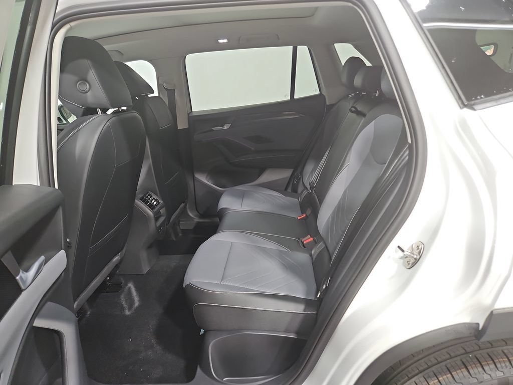New 2026 Volkswagen Tiguan SE AWD/4WD image 23