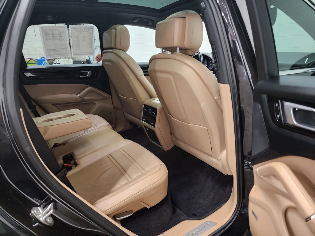 Used 2019 Porsche Cayenne AWD/4WD image 30