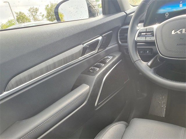 Used 2024 Kia Telluride SX image 13