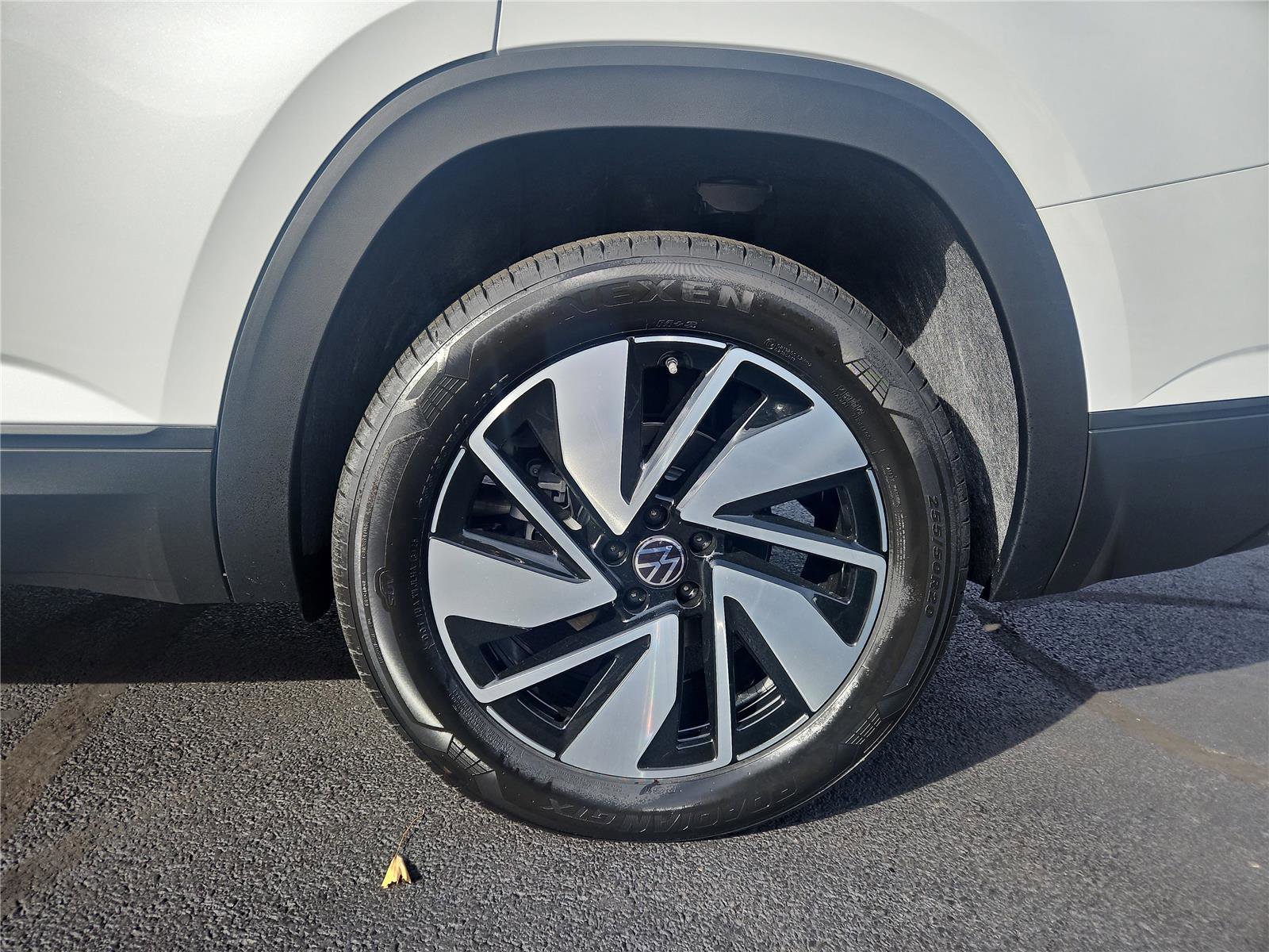 New 2026 Volkswagen Atlas SE image 10