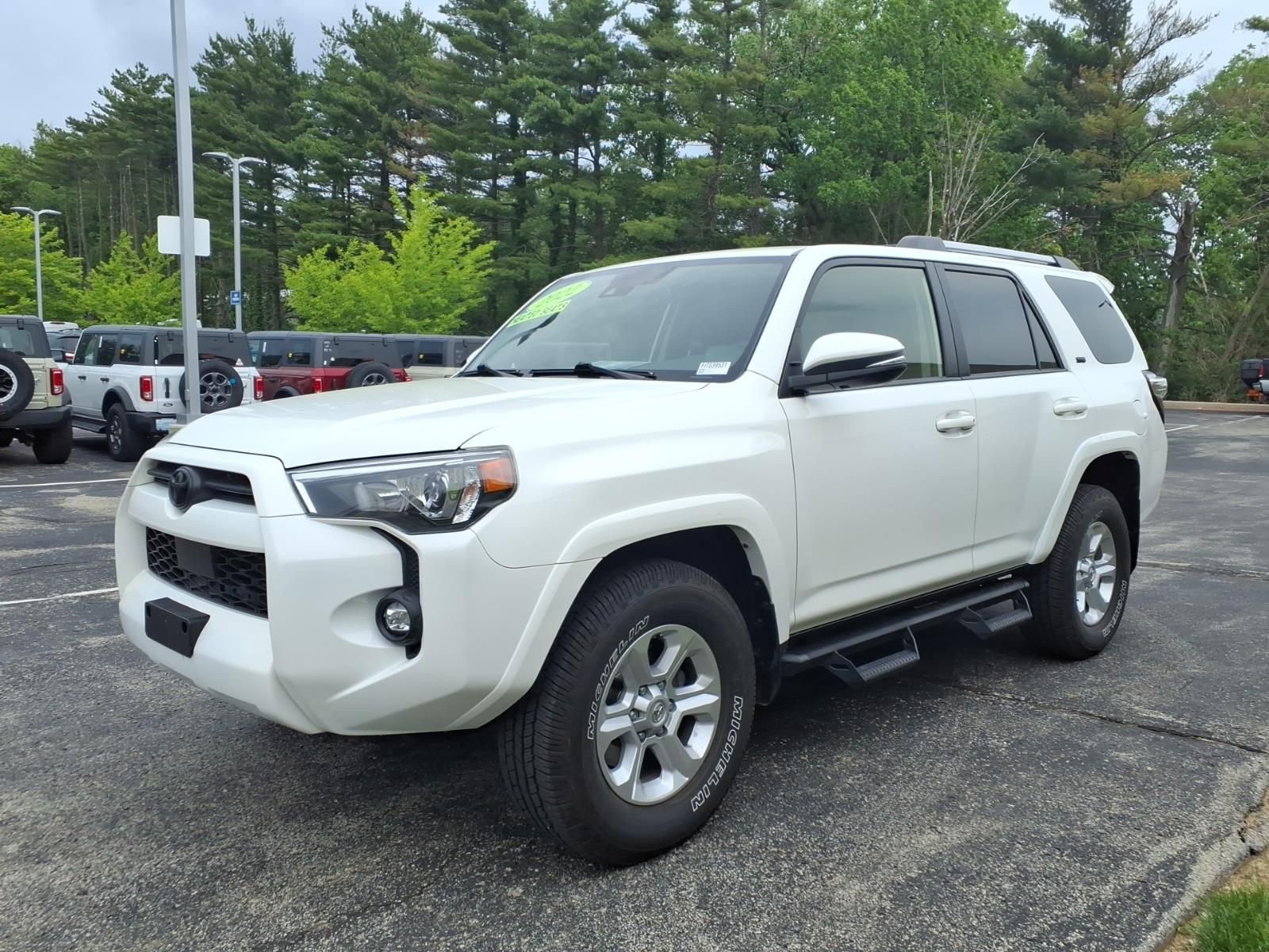 Used 2022 Toyota 4Runner SR5 Premium w/ Moonroof Package AWD/4WD image 5
