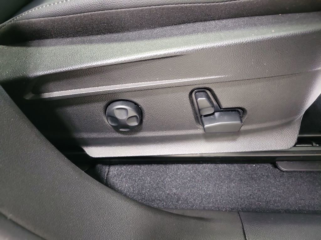 Used 2024 Alfa Romeo Stelvio Ti image 29