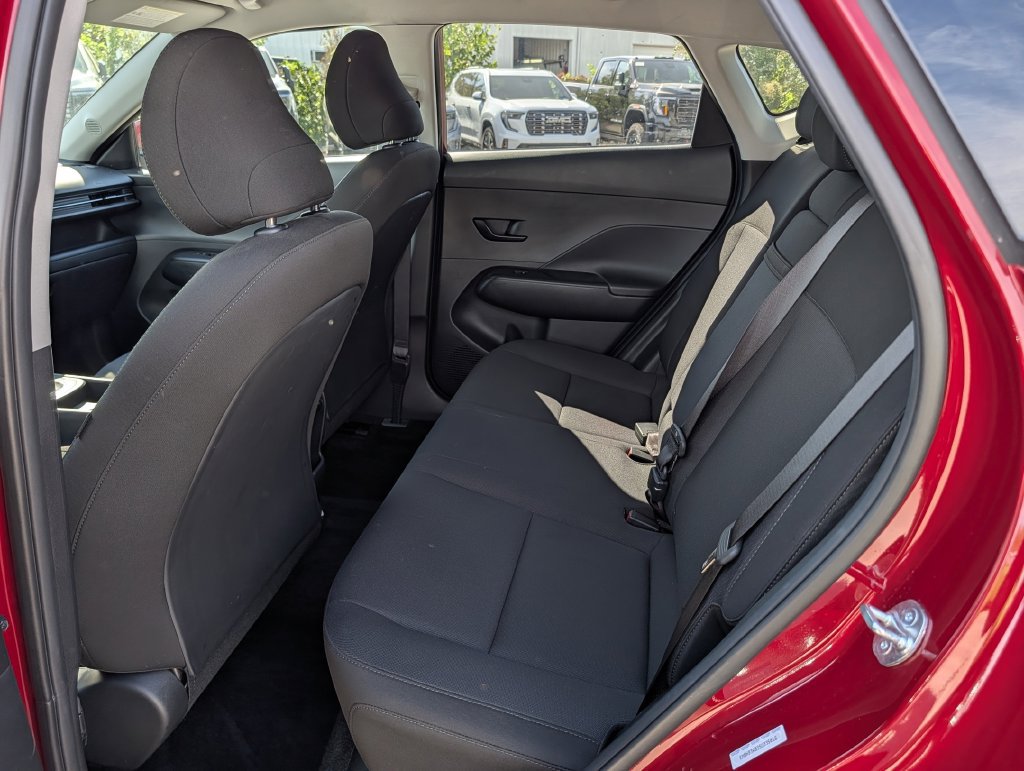 Used 2025 Hyundai Kona SEL FWD image 28