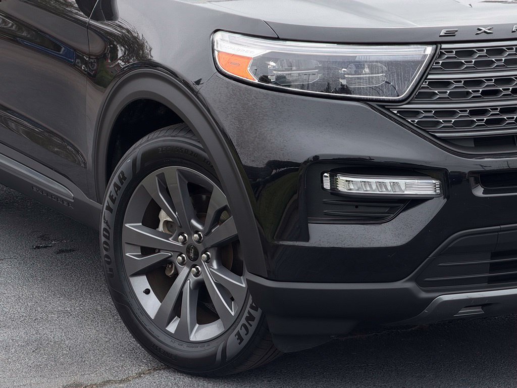 Used 2023 Ford Explorer XLT w/ Equipment Group 202A RWD image 9
