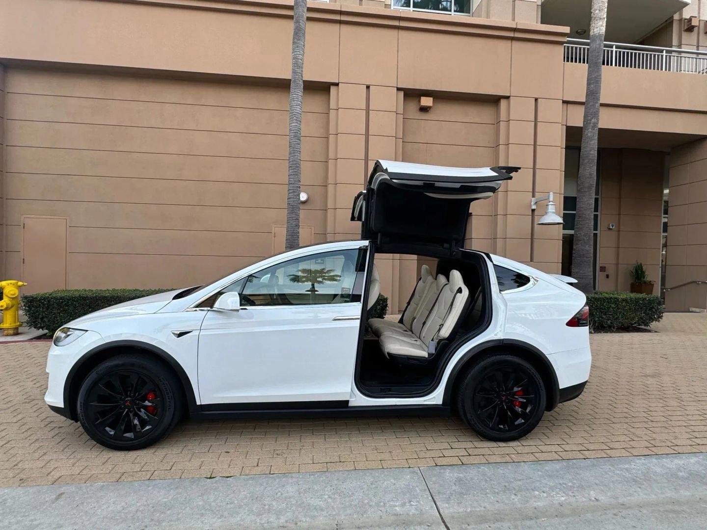 Used 2020 Tesla Model X Long Range AWD/4WD image 5