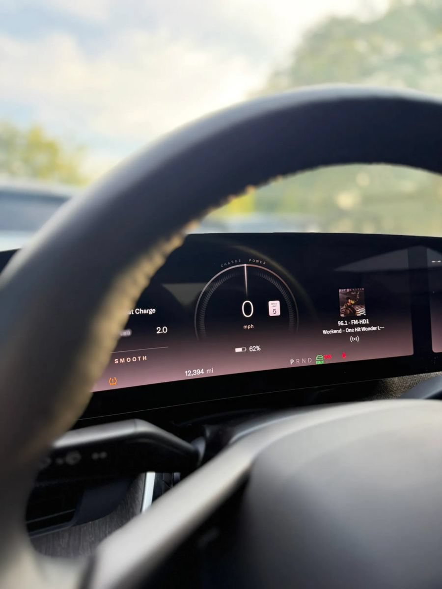 Used 2024 Lucid Air Pure RWD image 21