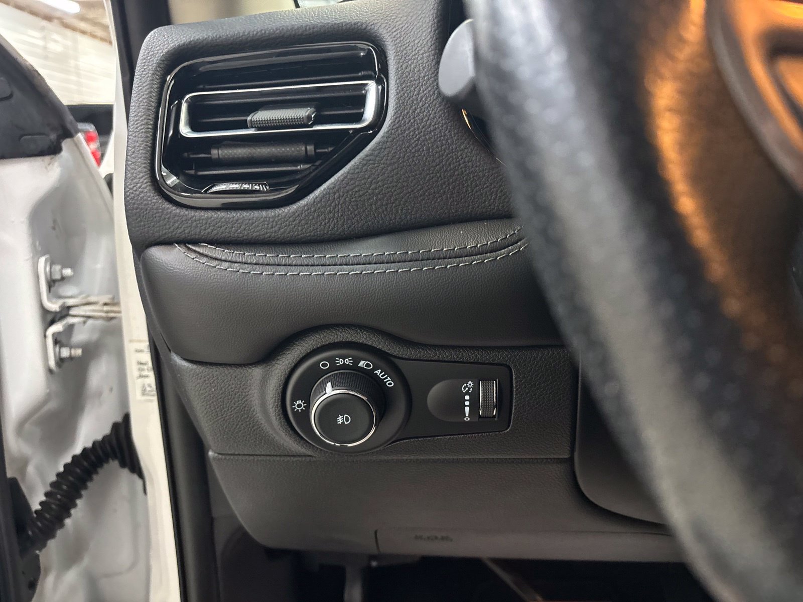 Used 2021 Dodge Durango Citadel w/ Technology Group AWD/4WD image 16