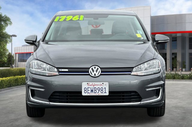 Used 2017 Volkswagen e-Golf SE w/ DC Fast Charging Package FWD image 10