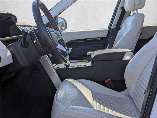 Used 2024 Land Rover Discovery S image 15