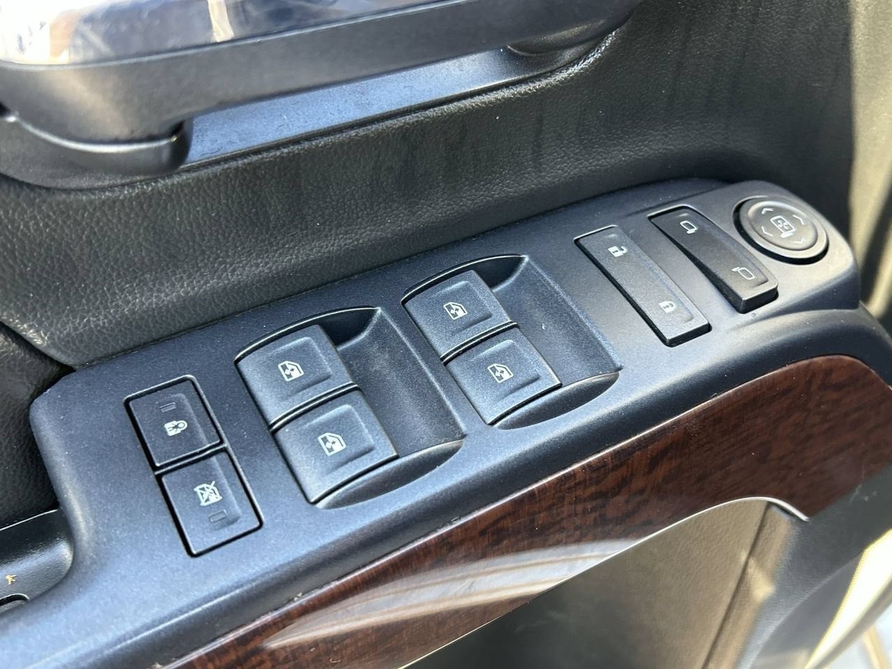 Used 2018 GMC Sierra 1500 SLE w/ SLE Value Package AWD/4WD image 19