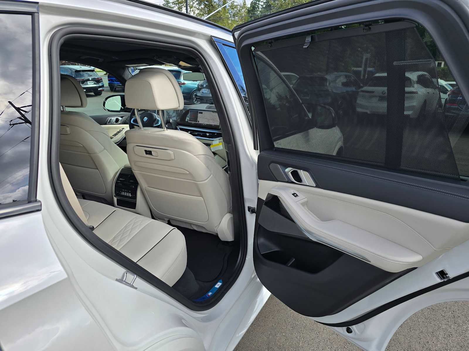 New 2026 BMW X5 M60i image 13