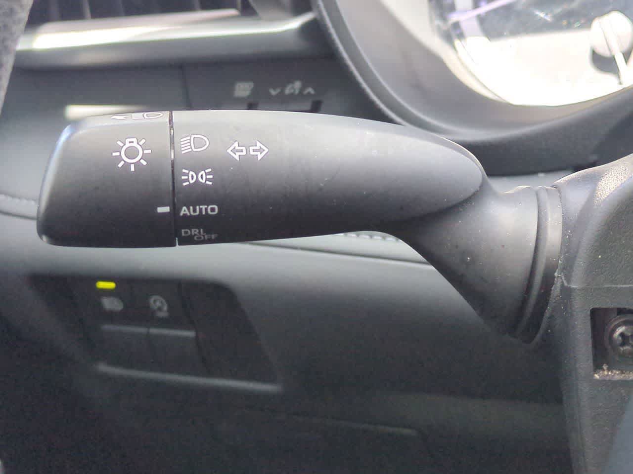 Used 2023 Toyota Highlander L FWD image 26