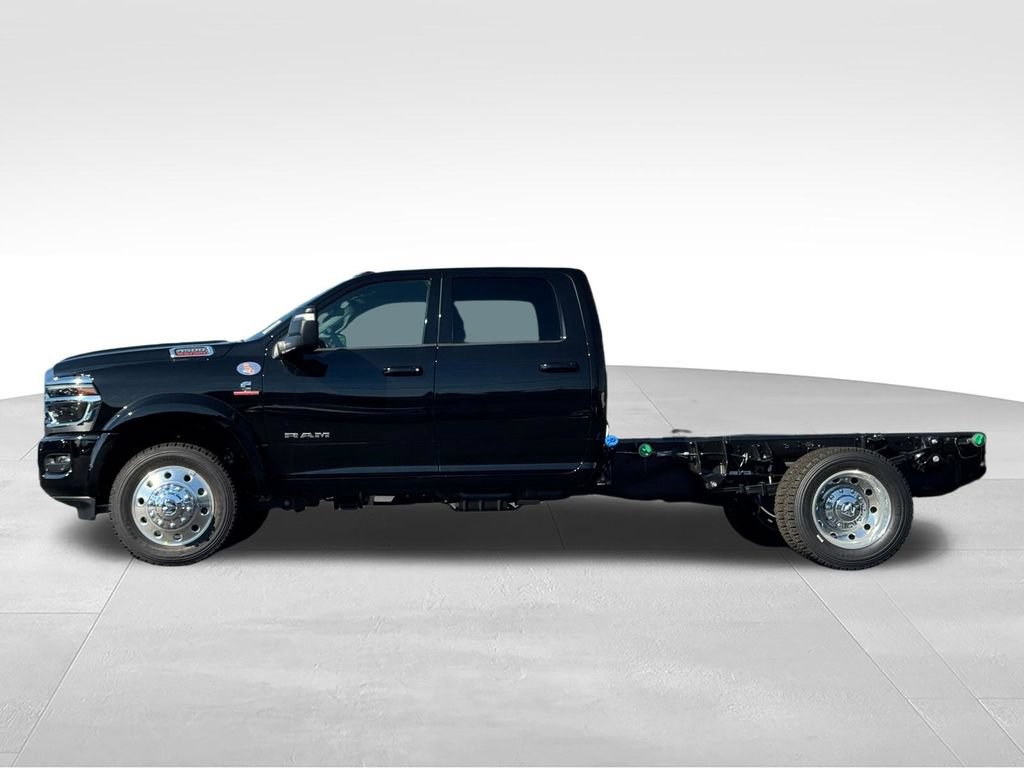 New 2026 RAM 4500 4x4 Crew Cab DRW w/ Laramie Trim Package image 4