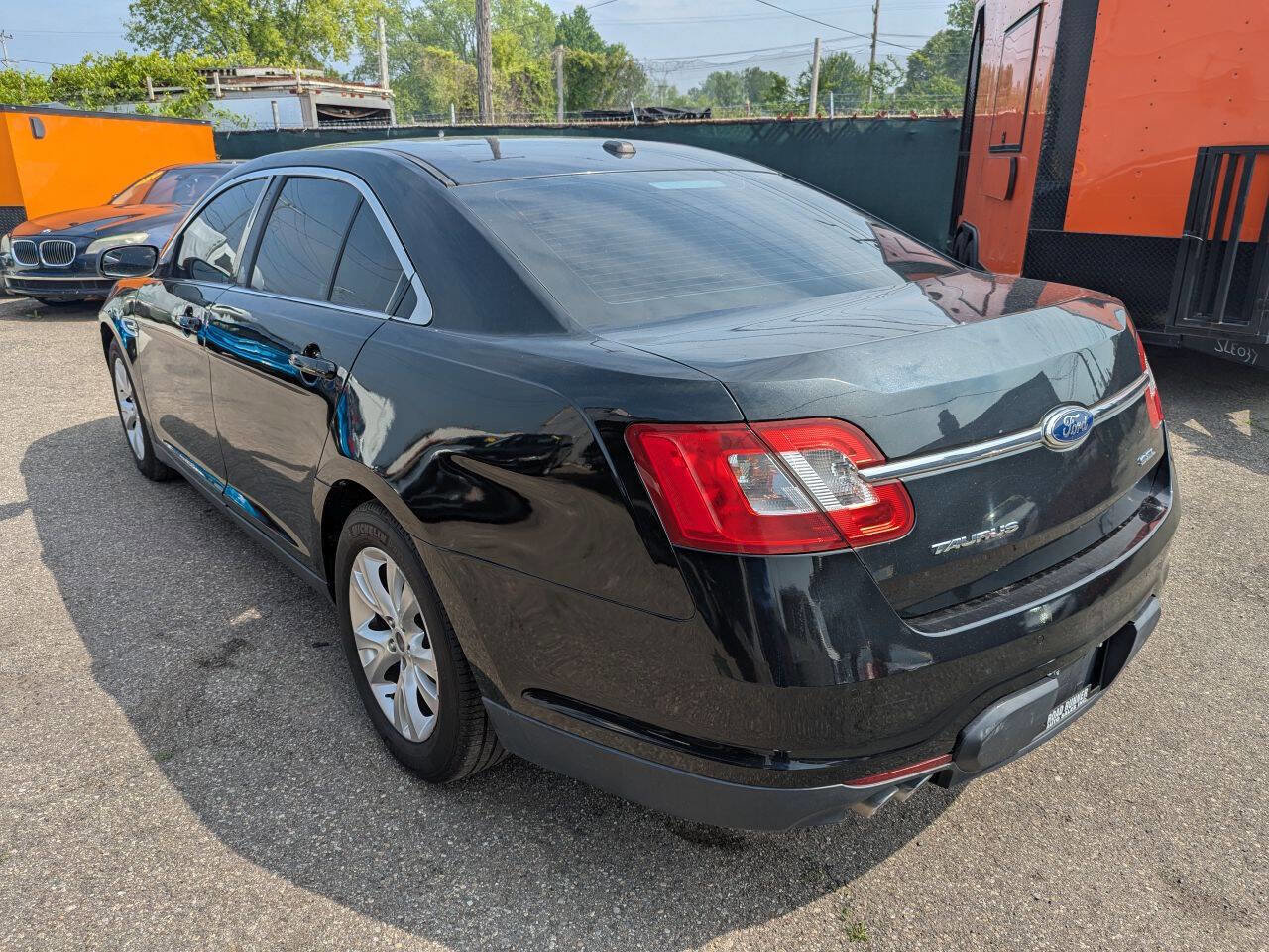 Used 2012 Ford Taurus SEL image 5