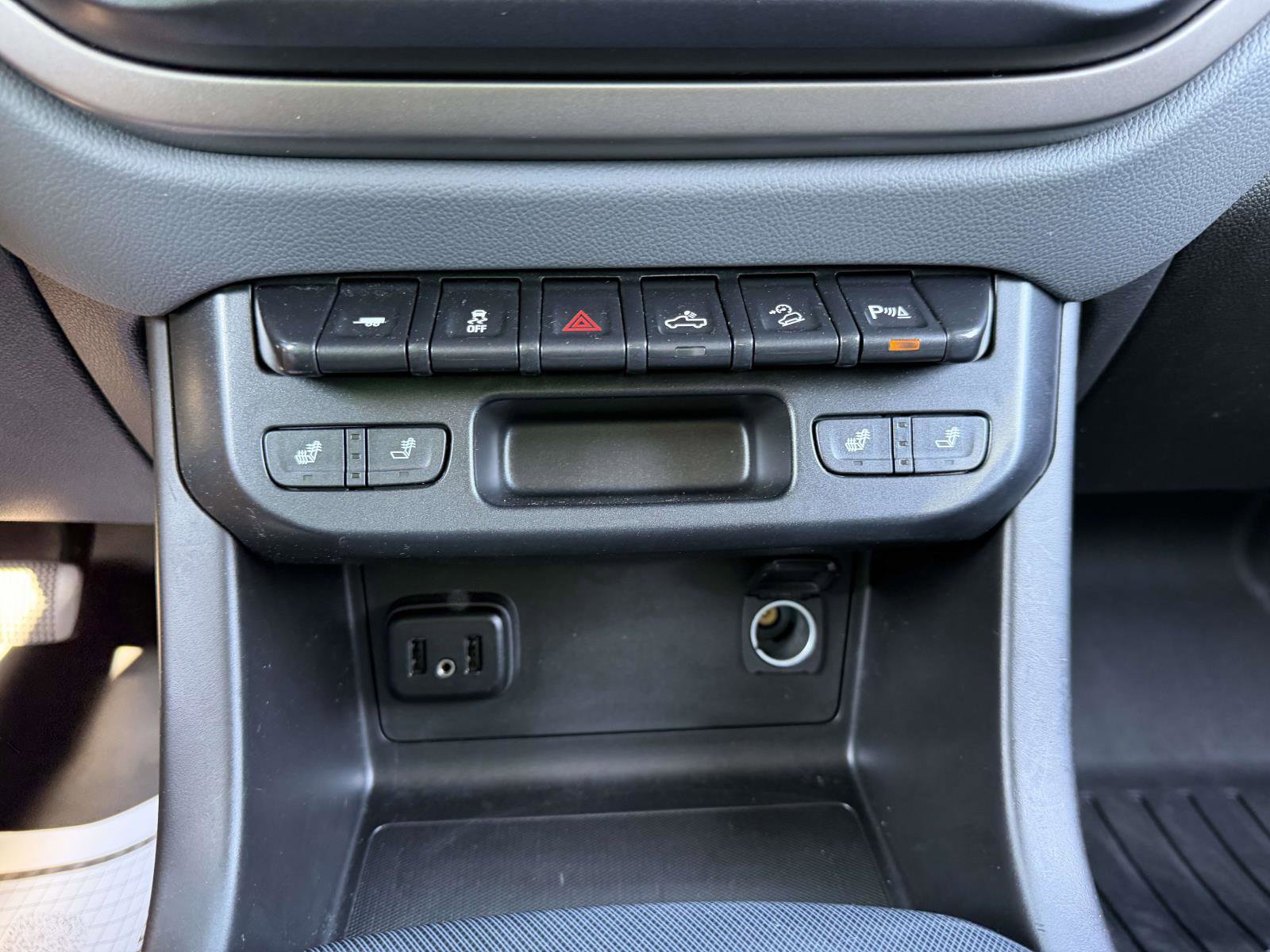 Used 2019 Chevrolet Colorado Z71 AWD/4WD image 22